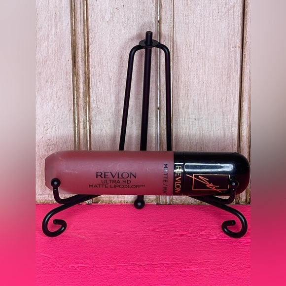 Revlon x Sophia Carson Ultra HD Matte Lipcolor •OBSESSED - Picture 2 of 4